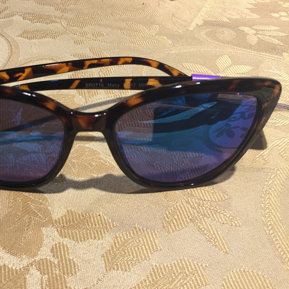 BNWT Foster Grant -- Cateye Macy Torte Blue Lens - Picture 2 of 6